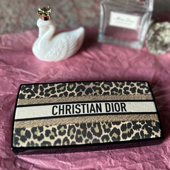 NEW CHRISTIAN DIOR Full size Makeup PALLET - Picture 10 of 16